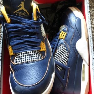 Air Jordan 4 Retro